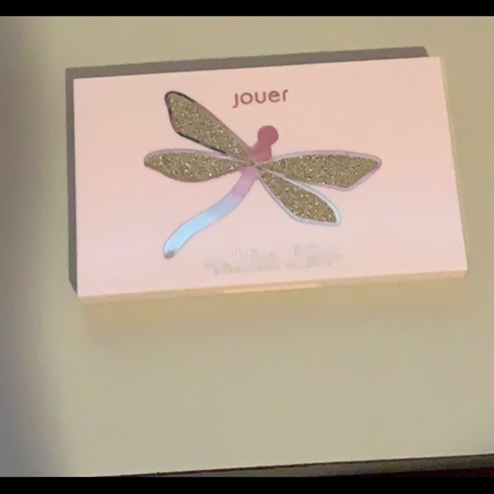 Jouer Ultra Foil eyeshadow palette